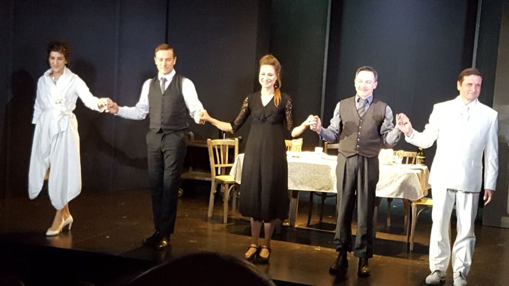 SALUT ADIEU MR HOFFMANN