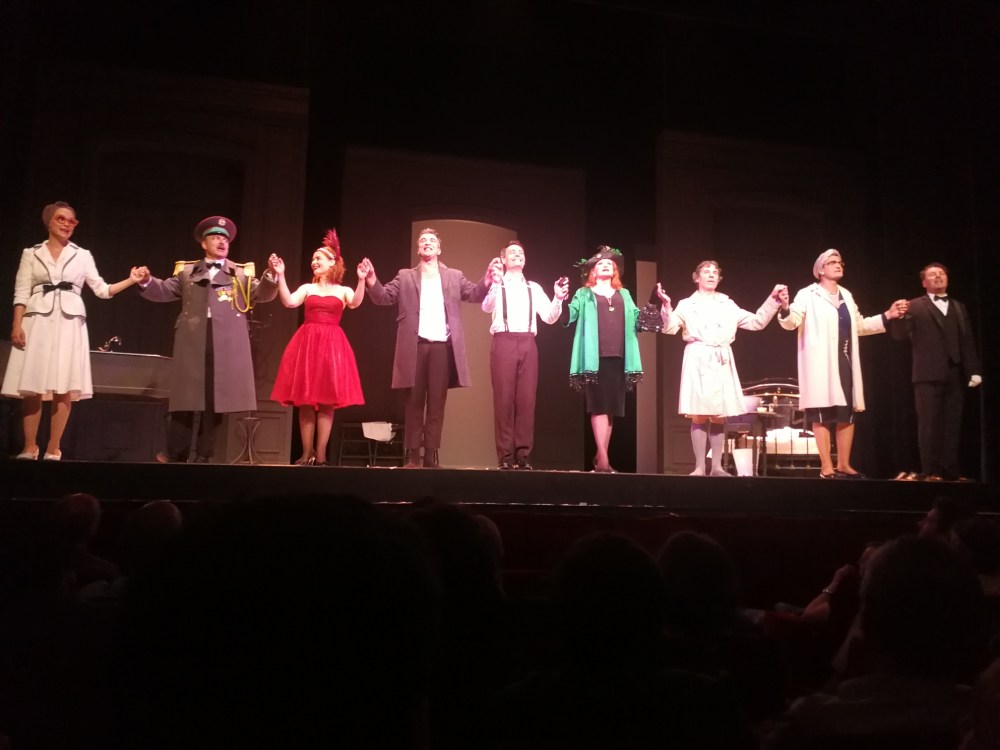 SALUT Un fil a la patte.jpg